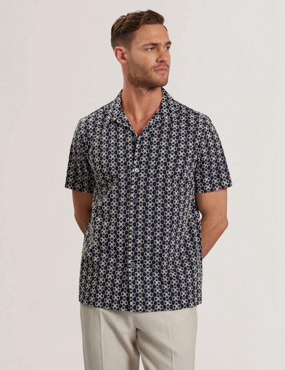 Chemises Ted Baker FINLAYS - Short Sleeve Relaxed Embroidered Homme Bleu Marine | Paris  87365-TYIO