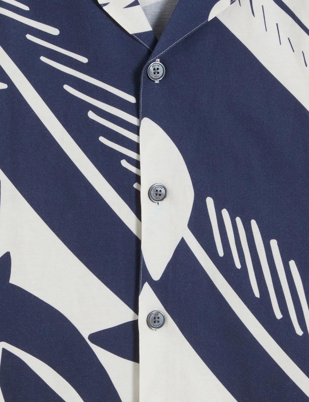 Chemises Ted Baker HEUKELS - Short Sleeve Relaxed Fish Print Homme Bleu Marine | Paris  52071-HLEA
