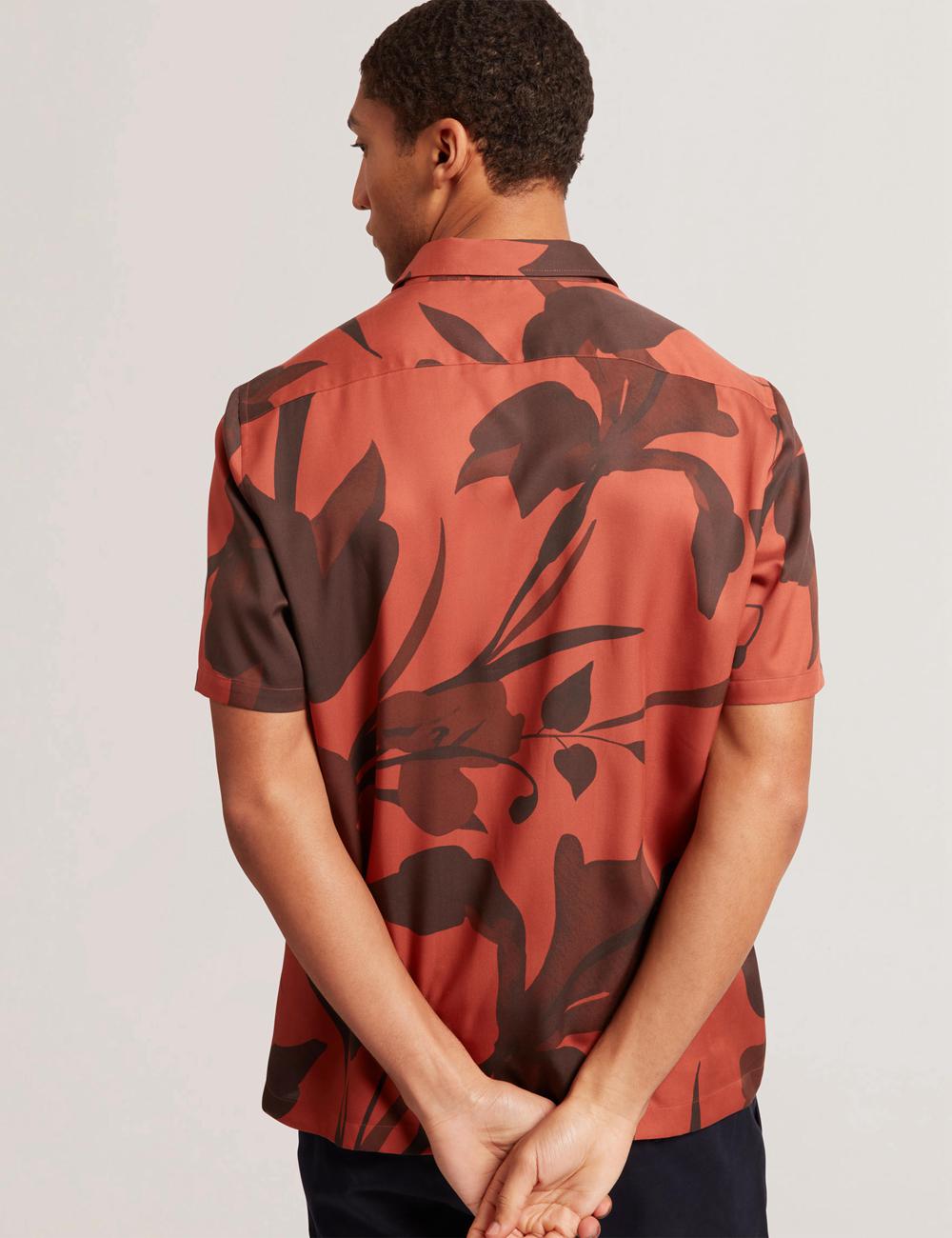 Chemises Ted Baker PINEDA - Short Sleeve Relaxed Floral Print Homme Rouge | Paris  41079-QNFT