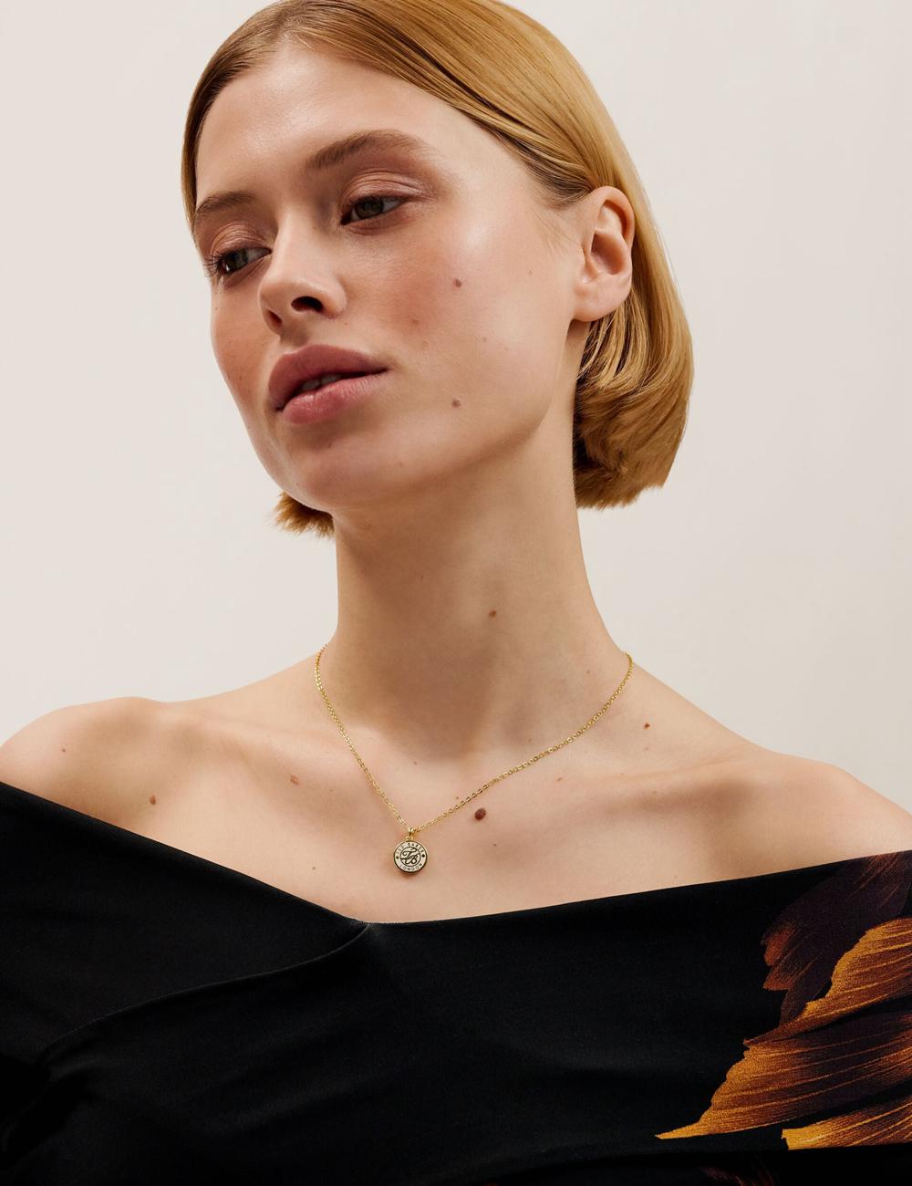 Colliers Ted Baker MONELLA - Monogram Logo Coin Pendant Femme Doré | Paris  19564-NZHE