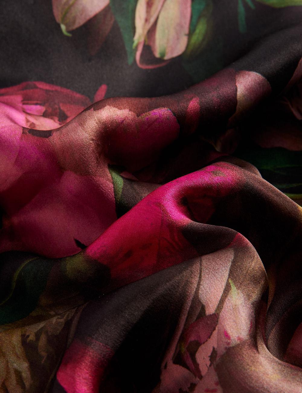 Echarpes Ted Baker LEEEAA - Printed Silk Satin Square Femme Noir | Paris  57029-OCJG