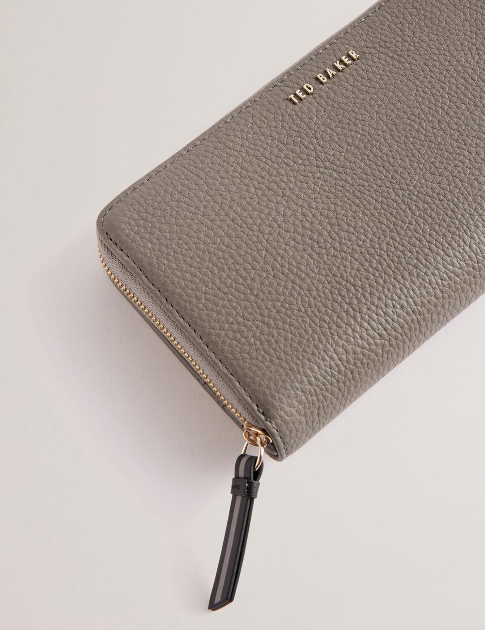 Portefeuilles Ted Baker DALIEA - Large Textured Leather Zip Around Femme Grise | Paris  34691-MWPS