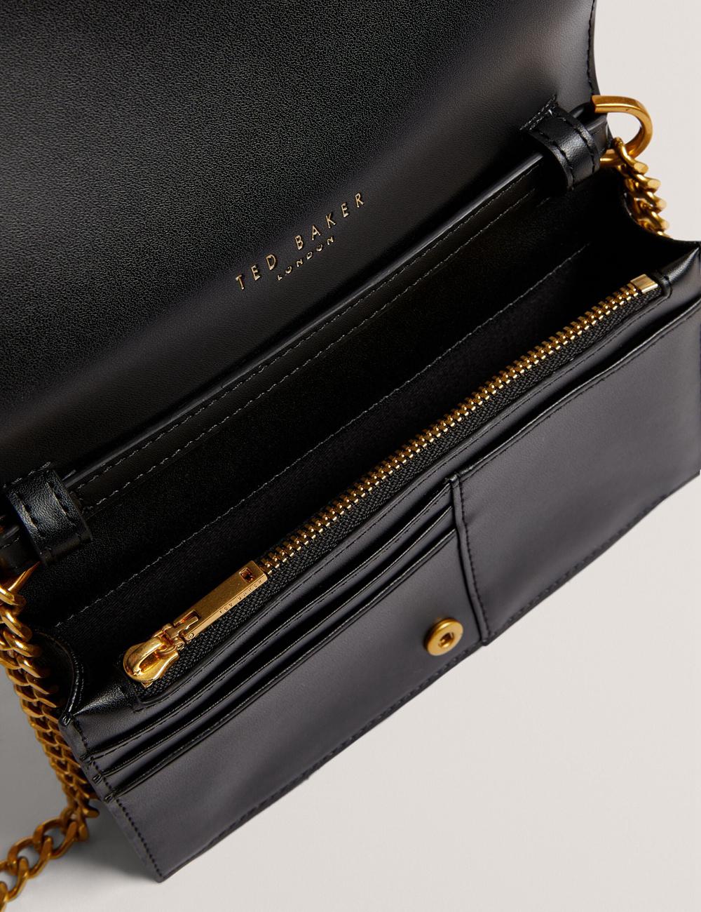 Portefeuilles Ted Baker TABINA - Leather With Chain Crossbody Strap Femme Noir | Paris  40589-CQUF