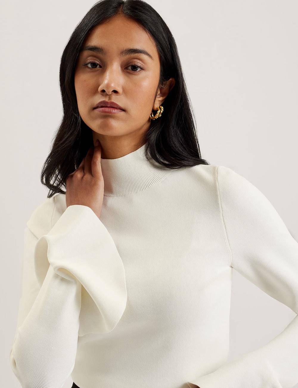 Pulls Ted Baker LAYNHA - Flared Sleeve High Neck Knitted Top Femme Ivory | Paris  34086-SBLZ