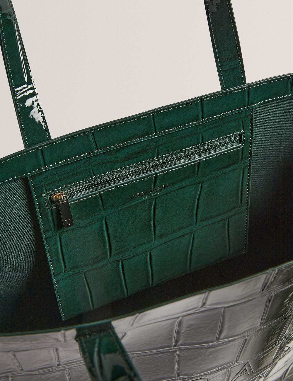 Sacs Fourre Tout Ted Baker ALLICON - Patent Croc Effect Wide Femme Vert | Paris  38497-JTYN