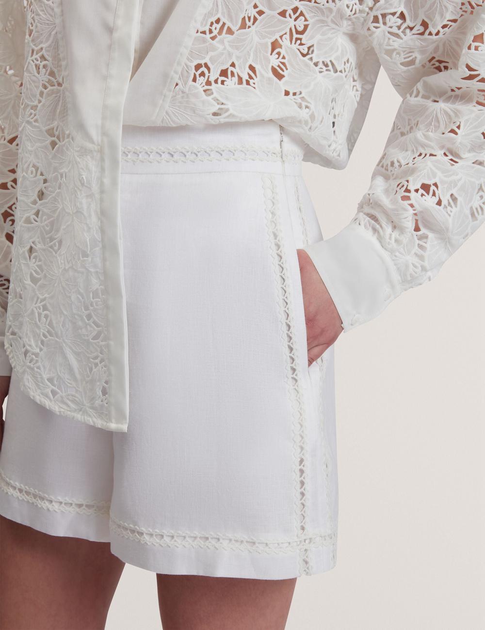 Short Ted Baker BUCCIA - Crochet Trim High Waisted Linen Femme Blanche | Paris  92630-YRDJ
